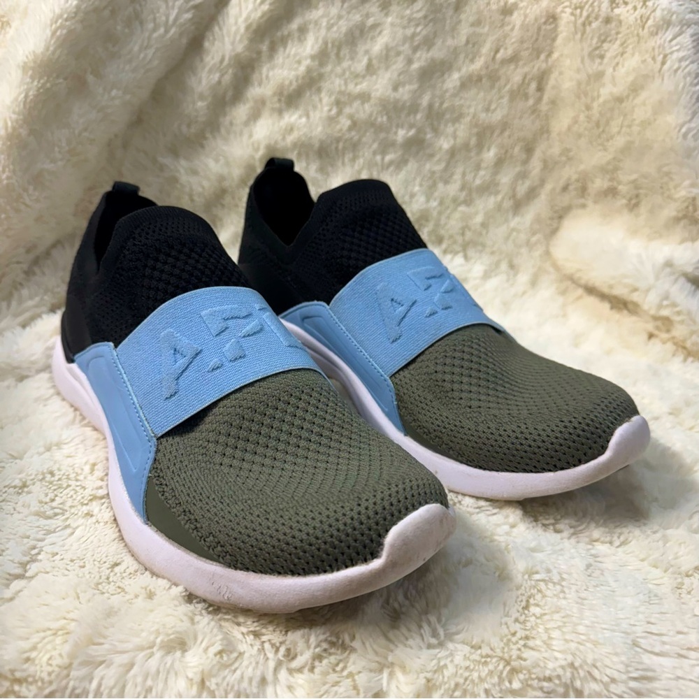 APL TechLoom Bliss Women Sneakers size 8